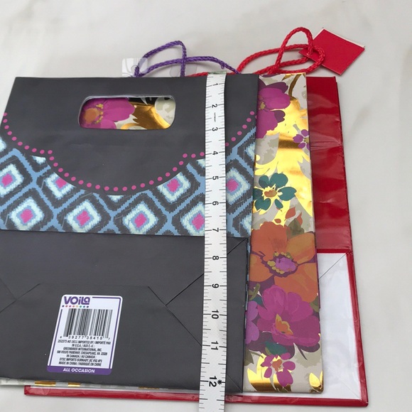 Lot of Assorted Gift Bags - Picture 7 of 8